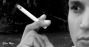 2015_10_20-smoking girl